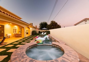 Amarilla by AvantStay Peaceful Paradise w/ Pool, Spa & Theatre Room LIC-067420, 4 bd