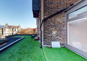 Amazing 2 Bedroom, 3 Bed Apartment w/Garden - 1 min to Queen's Park