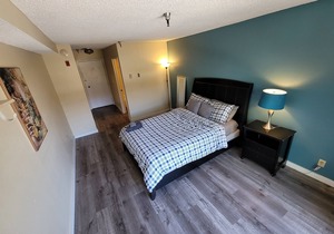 (B03) Lovely Beverly Hills Hotel Style Room
