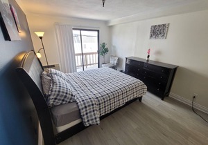 (B22) Cozy LA Hotel Style Unit