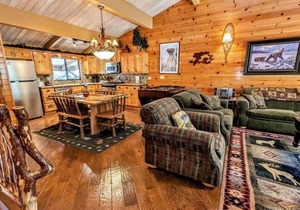 Baby Bear’s Delight – Charming Townhouse at the Base of Snow Summit!