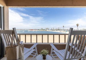 Bay View I by AvantStay Stylish Mission Beach Home on the Sand!