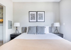 Beautiful Downtown 1BR w/ Gym & Pool, near Staples Center, by Blueground