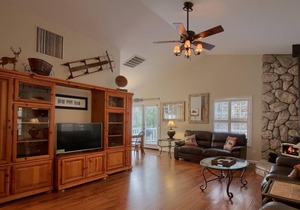 Beautiful Family Cabin - Short drive to Bass Lake Beaches - 2100 sq ft