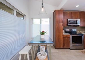 Beautiful Spacious Townhouse! Oceanfront Complex Walking Distance To Everything!