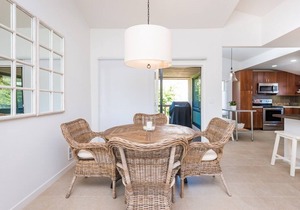 Beautiful Spacious Townhouse! Oceanfront Complex Walking Distance To Everything!