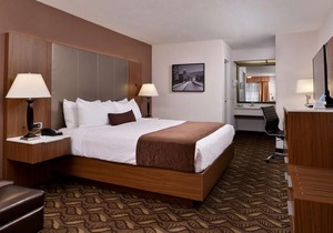 Best Western Airport Plaza Inn