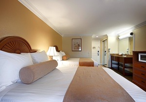 Best Western Harbour Inn & Suites