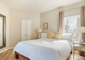 Beverly Terrace powered by Sonder | King Suite