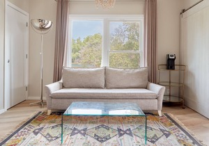 Beverly Terrace powered by Sonder | King Suite
