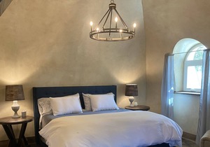 Bright, Cheery Hobbit Hole and Second Breakfast