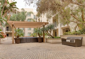 Bright Downtown 1BR w/ Gym, Pool & Spa, near 7th St Metro, by Blueground