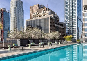 Bright Downtown 1BR w/ Gym, Pool & Spa, near 7th St Metro, by Blueground