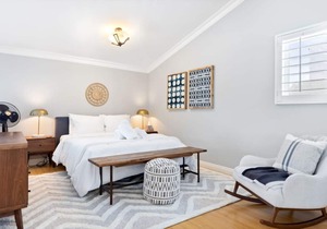 Bright Modern Loft-Style in Brentwood Parking, Gym
