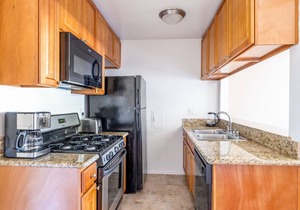 Bright Sherman Oaks 1BR w/Gym, Pool, walk to Ventura Blvd, by Blueground