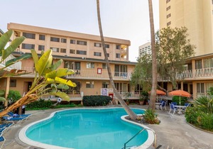 Cal Mar Hotel Suites