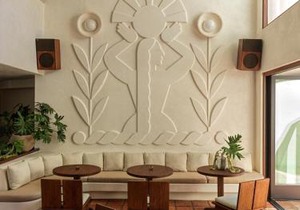 Casa Loma Beach Hotel