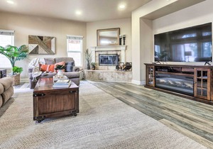 Central San Diego Home: Fireplaces & Fire Pit
