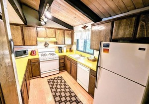 Charming Forest Retreat – Steps from Snow Summit Slopes