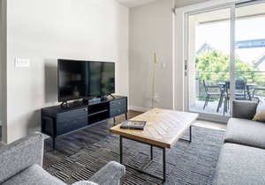 Charming Koreatown 2BR w/ Gym, Pool, walk to Wilshire Blvd, by Blueground
