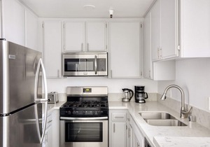 Charming Sherman Oaks 1BR near Ventura Blvd shops, TJ + WF, by Blueground