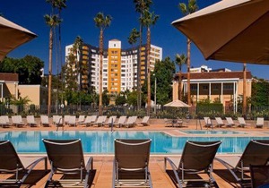 Chic Private 2 bedroom Condo near the Grove