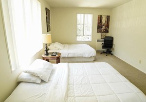 Chic Private 2 bedroom Condo near the Grove