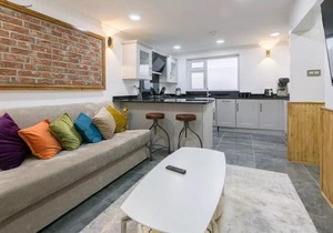 Close To Canary Wharf Colourful Apt