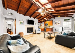 Coastal 3BD/2BTH with AC & Parking! 20ft to Sand! Renov. Lrg Outdoor Patio, BBQ, Firepit + Pets OK!