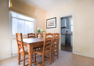 Comfortable & Bright Family Home - Imperial Wharf