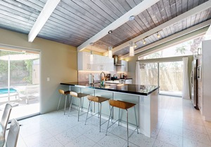 Completely-updated, family-friendly home w/private pool and spa