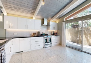 Completely-updated, family-friendly home w/private pool and spa