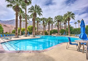 Condo with Patio, Walk to Downtown Palm Springs!