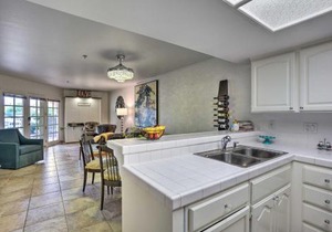 Condo with Patio, Walk to Downtown Palm Springs!