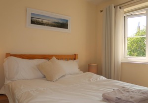 Contemporary 2 bed Town House near Canary Wharf