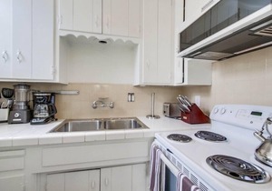 Convenient Ground Level ☆ Steps to Ocean ☆ Outdoor Patio