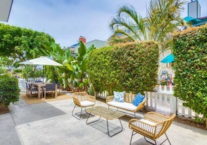 Convenient Ground Level ☆ Steps to Ocean ☆ Outdoor Patio