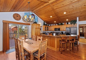 Copper Moose Lodge by Destination Big Bear : Castle Glen Estates! Hot Tub! Game Room with Pool Table! EV Charger!