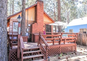 Cottage in the Pines by Big Bear Cool Cabins