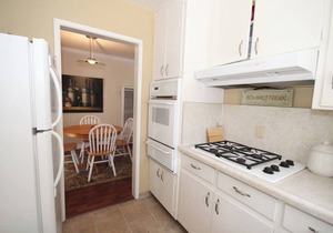 Cottage near Sea World, Old Town, & Beaches