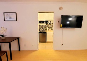 Cozy and affordable Studio West LA/Santa Monica close to Beach,UCLA,SMC