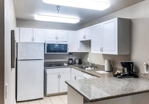 Cozy Beach Vacation! 3 Spacious Units w/Kitchen! Outdoor Pool