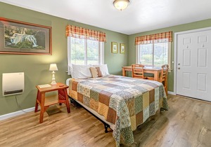 Cozy Cali Retreat W/ Easy Access to Redwoods, Free WiFi, & More!