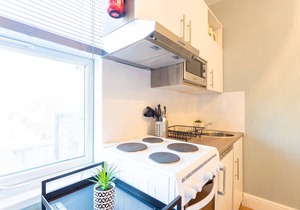 Cozy Claremont Road Studio next to Queen's Park for 2 people