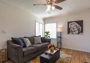 Cozy Cottage - Full Kitchen & At-Home Comfort