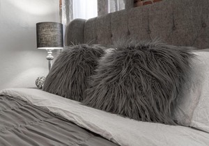COZY STUDIO, FELL HOLLYWOOD VIBE ( 107 )