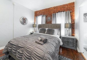 COZY STUDIO, FELL HOLLYWOOD VIBE ( 107 )