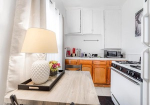 COZY STUDIO, FELL HOLLYWOOD VIBE ( 107 )