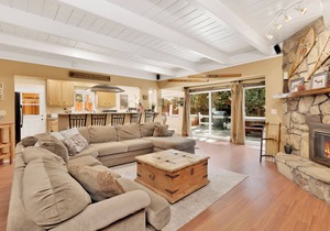 Cozy Up To Summit Retreat at Big Bear Lake