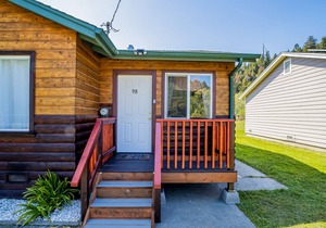 Darling studio near the beach & state parks with kitchenette, WiFi, & more